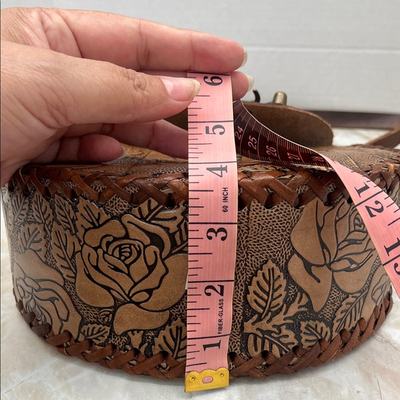 Mexican Tan Floral Tooled Leather Crossbody with Brass Clasp - Picture 9 of 14